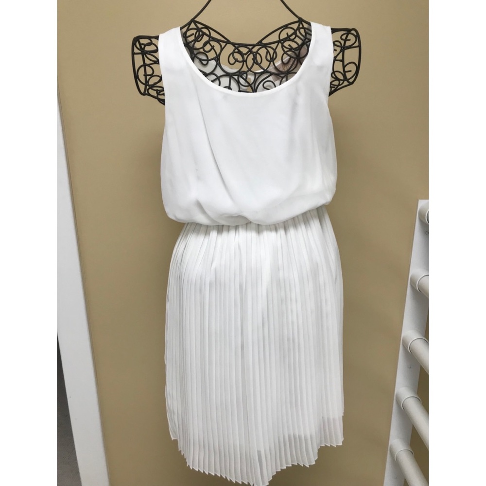 Polyester Lulu’s dress
